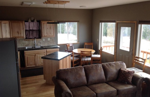 Diamond Ridge House | Views of ocean and mountains Homer Alaska