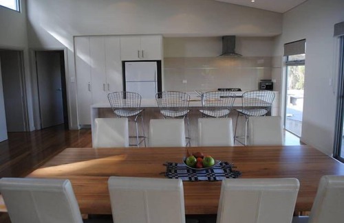 Yallingup House | Views of Redwall Valley and close to beaches and wineries.