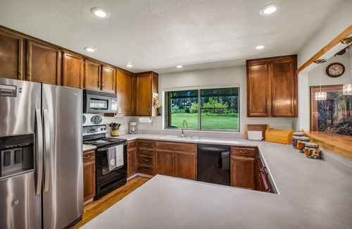 Plumas Eureka Estates House | Views of the 8th Fairway at Plumas Pines Golf Resort - 8 Aspen Circle