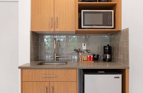 Boise Condo | Views of the River w/2 Bikes to Cruise the Boise Greenbelt! Steps to Whitewater Park & Quinn's Pond
