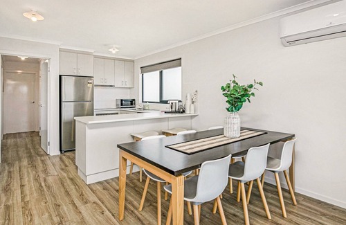 Ventnor House | Views on Fisher - stunning water views