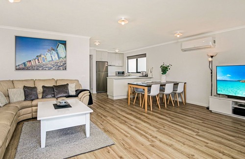 Ventnor House | Views on Fisher - stunning water views