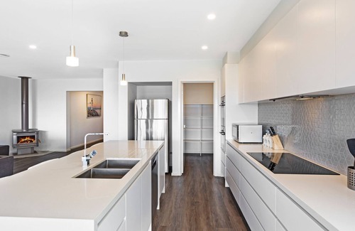 Rhyll House | Views on Snapper in Rhyll