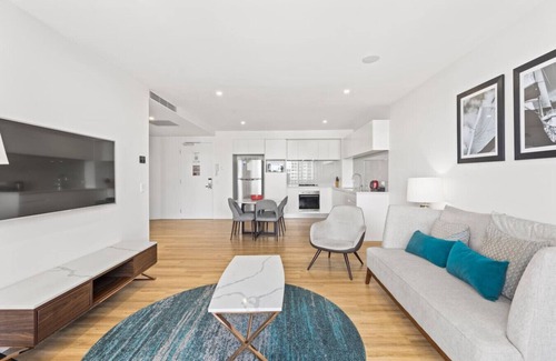 Surfers Paradise Apartment | Views over Surfers Paradise! 1 Bedroom Apartment