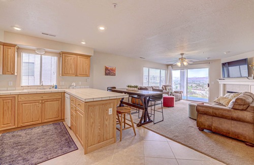 St. George Condo | Views, Pools, and Sweet Comfort - Las Palmas 3 bedroom/2 bath condo