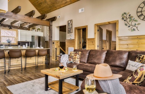 Chalet Village North Cabin | Views! Three King Beds! Hot Tub! 2 mi to Parkway! Pool!