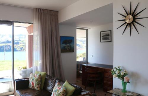 Akaroa House | Views Views Views - Taka Retreat - Akaroa Home
