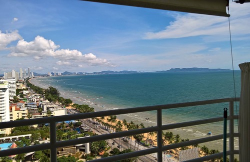 Jomtien Apartment | VIEWTALAY 7 PATTAYA-JOMBTIEN FACING THE SEA 20th FLOOR BALCONY