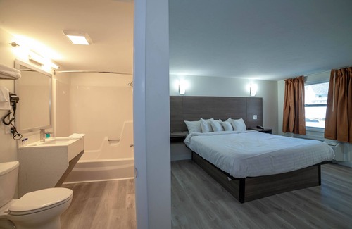 Eastham Hotel | Viking Shores Motor Inn
