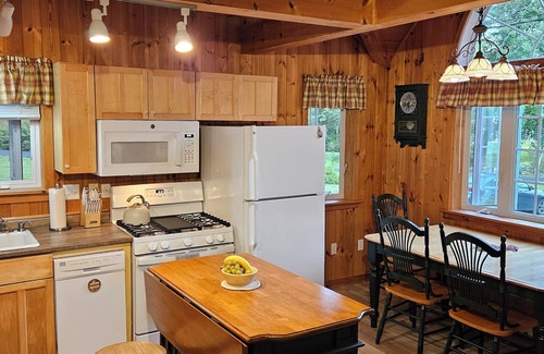 Surry Cabin | Viking Trail Cabin, Viking Trail Cabin with beach access