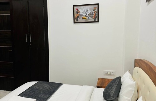 Gurugram Bed & Breakfast | Vikrant Residency 177