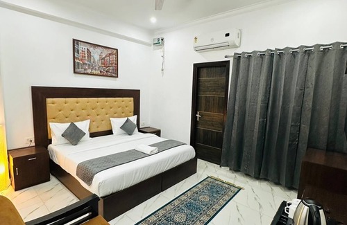 Gurugram Bed & Breakfast | Vikrant Residency 177