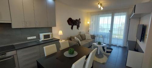Siofok-Szabadifurdo Apartment | Viktória Beach Apartman Gold 2. Siófok