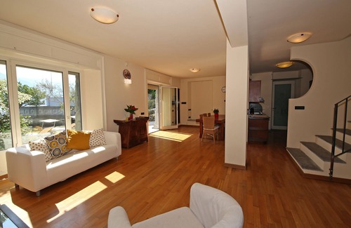 Oliveto Lario Villa | Villa Magnolia - lakeside with private access to the lake