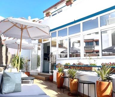 Costa de Caparica Hostel | Vila Alexandra
