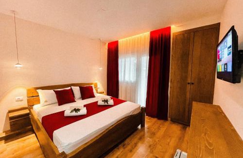 Razem Hotel | Vila Alpini