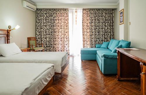 Shkembi i Kavajes Hotel | Vila Belvedere