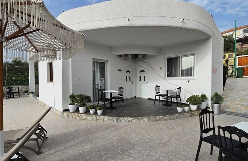 Ksamil Apartment | Vila Finnley