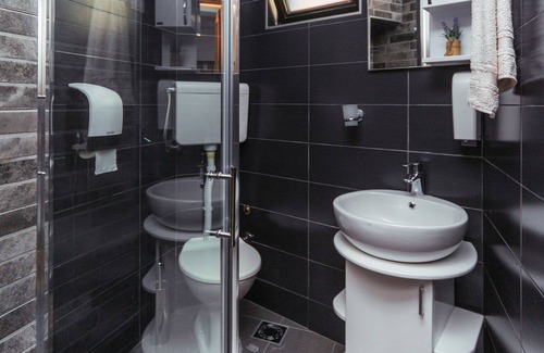 Zeljeznica Bed & Breakfast | Vila Jadran