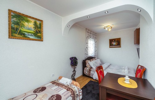 Zeljeznica Bed & Breakfast | Vila Jadran