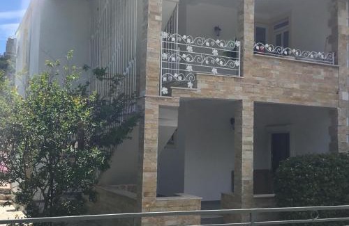 Sutomore House | Vila Jovana