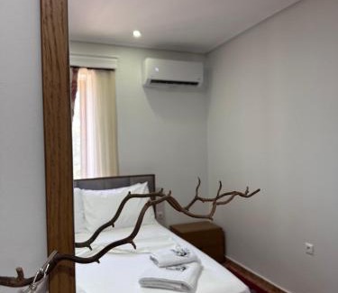 Piqeras Apartment | Vila Mema 2
