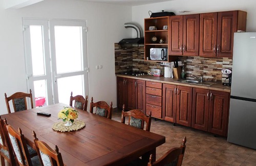 Sacueni House | VILA ONIX