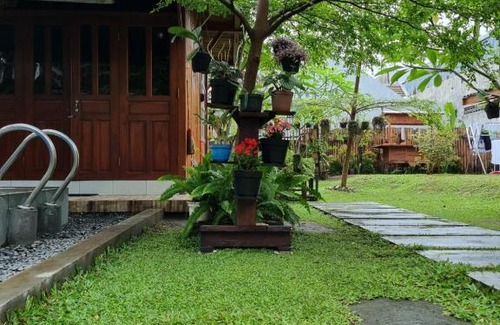 Pogung Lor Villa | Vila Raja Banana Leaf Mlati