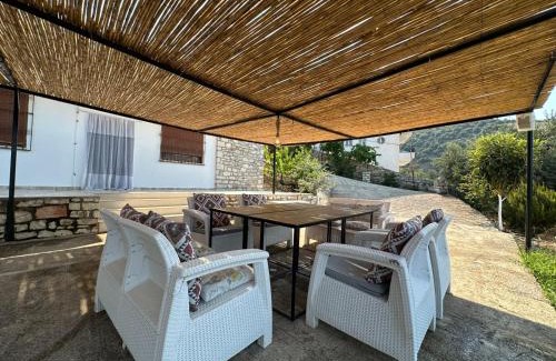 Qeparo House | Vila Sosana