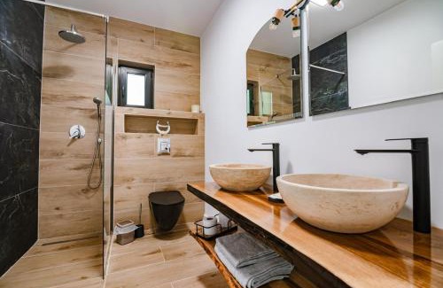 Zavoi House | Vilabelvedere scorilo