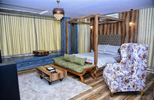 Madduru Hotel | Vilasini Inn