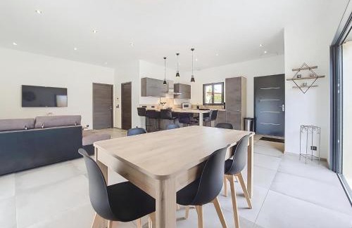 Montauroux House | Villa à Montauroux avec Piscine Privée, 3 Chambres, Proche Lac de Saint-Cassien, Climatisée - FR-1-779-2