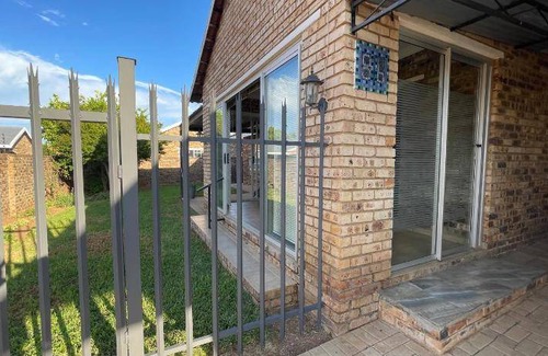 Klerksdorp Villa | Villa ∙ 1 bedroom ∙ 2 guests