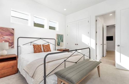 Bloomington Apartment | Villa 11 - 4 Bedroom ! Game Room! YEAR ROUND HEATED POOL & HOT TUB!