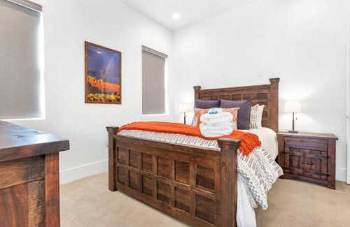 Bloomington Apartment | Villa 13, 4 BEDROOM NEW LISTING! STUNNING! YEAR ROUND HEATED POOL & HOT TUB!