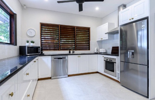 Port Douglas House | Villa 2 @ Chez Willow | Port Douglas