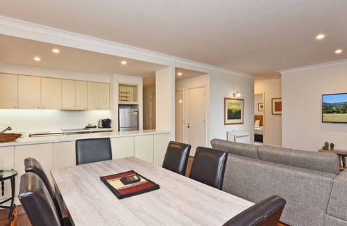 Pokolbin Villa | Villa 2br Frambois Villa located within Cypress Lakes Resort