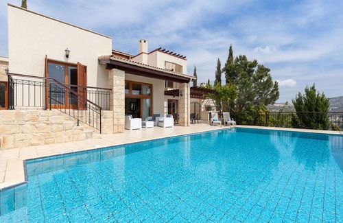 Aphrodite Hills Villa | Villa ∙ 3 bedrooms ∙ 6 guests