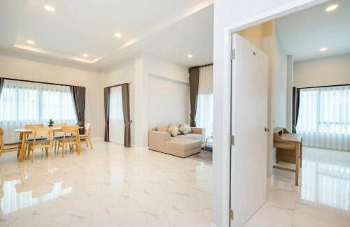 Hua Hin Villa | Villa 3 Bedrooms in Central Hua Hin Near Beach