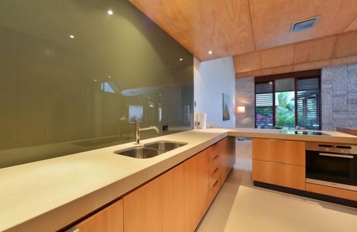 Port Douglas Villa | Villa 3, Private Tropical Balinese Style Luxury Resort Home