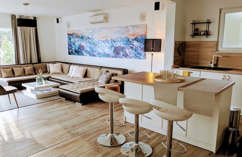 Tucepi Villa | Villa (300 square meters) with a pool. 5 min walk to beach