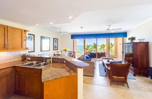 Grace Bay Condo | Villa 307 2 BR luxury Ocean front