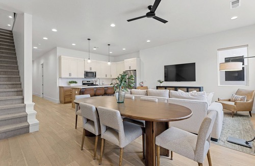 St. George House | Villa #37 at Bloomington Country Club: Pool, Golf, Restaurant