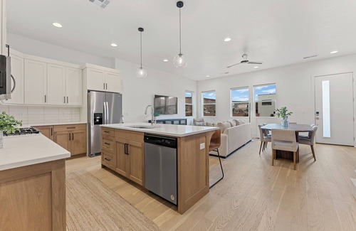 St. George House | Villa #37 at Bloomington Country Club: Pool, Golf, Restaurant