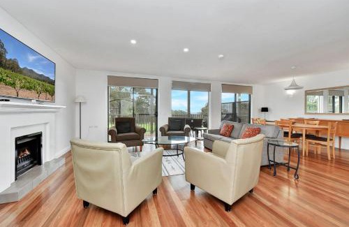 Pokolbin Villa | Villa 3br Malbec Villa located within Cypress Lakes Resort