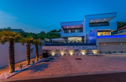 Crikvenica Villa | Villa ∙ 4 bedrooms ∙ 8 guests