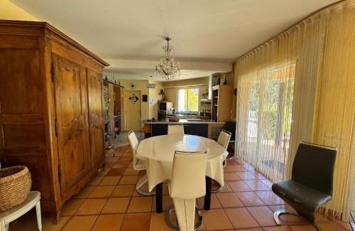 Laroque-des-Alberes House | Villa 4 Faces à Laroque-des-Albères avec Piscine et Terrasse - FR-1-732-67