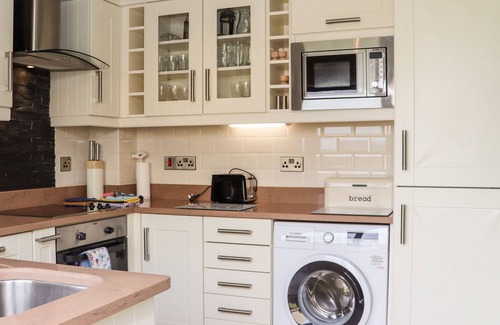 Youghal Cottage | VILLA 48, family friendly, with a garden in Youghal, County Cork