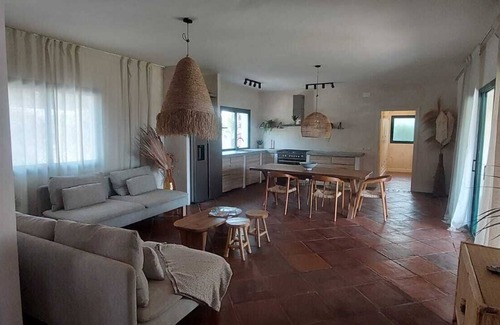 San Pedro de Alcantara Ski Chalet | Villa 5 bedrooms, 4 in the main house and 1 bedroom in a private guest cottage