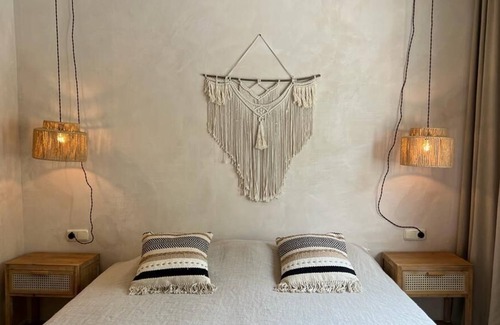 San Pedro de Alcantara Ski Chalet | Villa 5 bedrooms, 4 in the main house and 1 bedroom in a private guest cottage